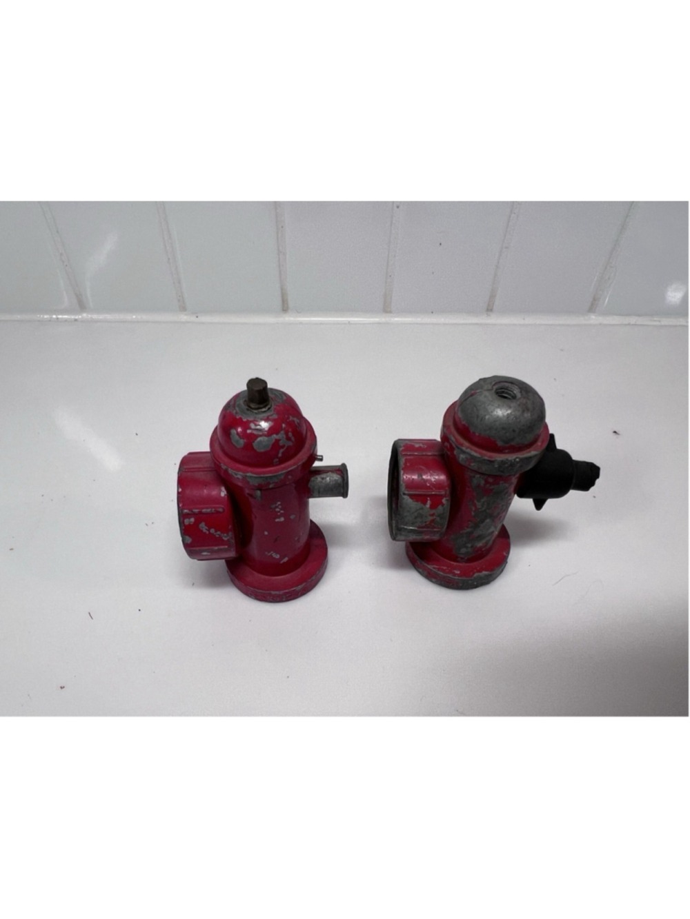 Vintage Diecast Tonka Fire Hydrant Set Of 2 1950s - Picture 3 of 5